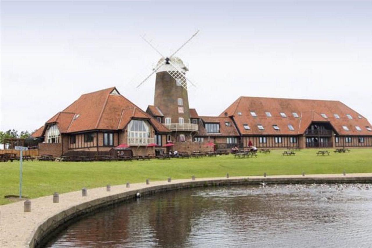 Premier Inn Milton Keynes South Экстерьер фото