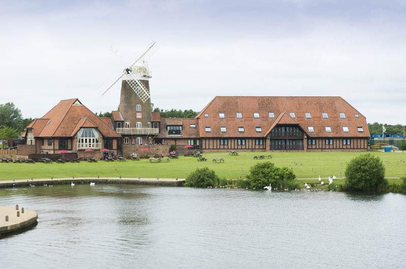 Premier Inn Milton Keynes South Экстерьер фото