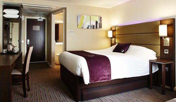 Premier Inn Milton Keynes South Экстерьер фото